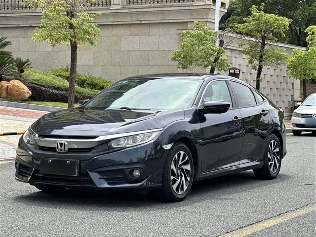 Honda Civic 2018 — фото 6