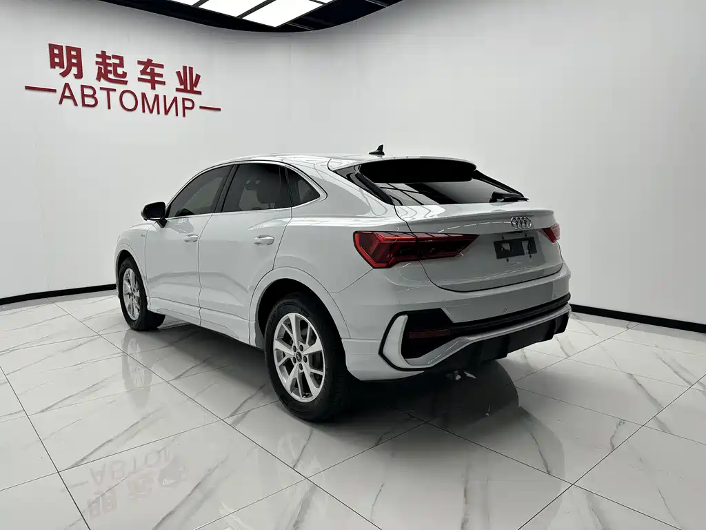 Audi Q3 Sportback 2023 — фото 8