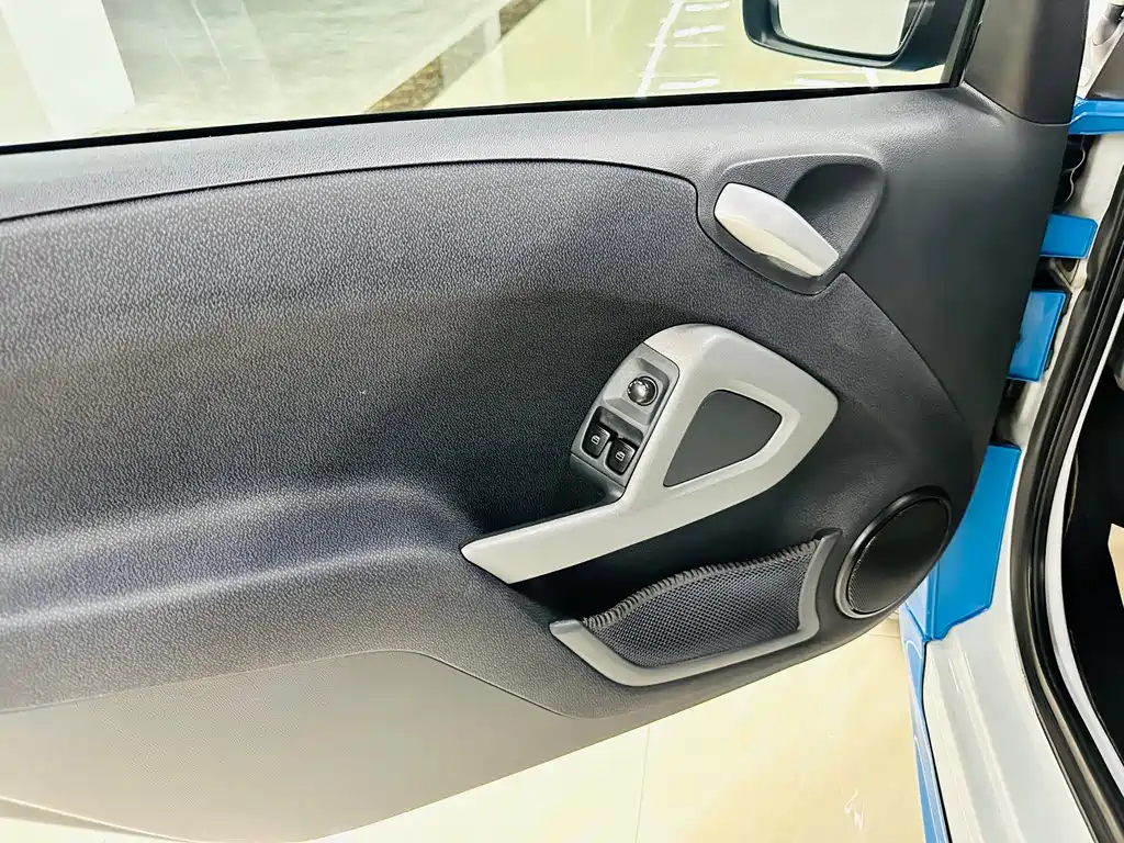 smart Fortwo 2013 — фото 28