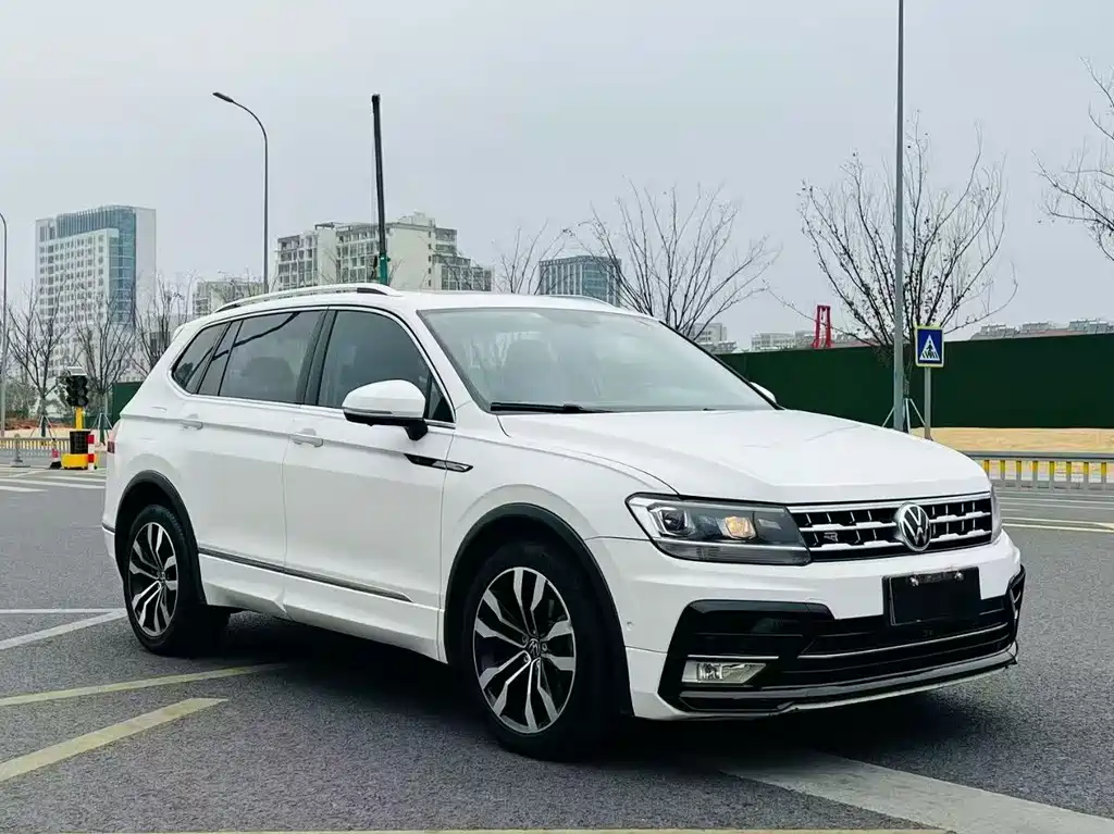 Volkswagen Tiguan L 2021 — фото 3