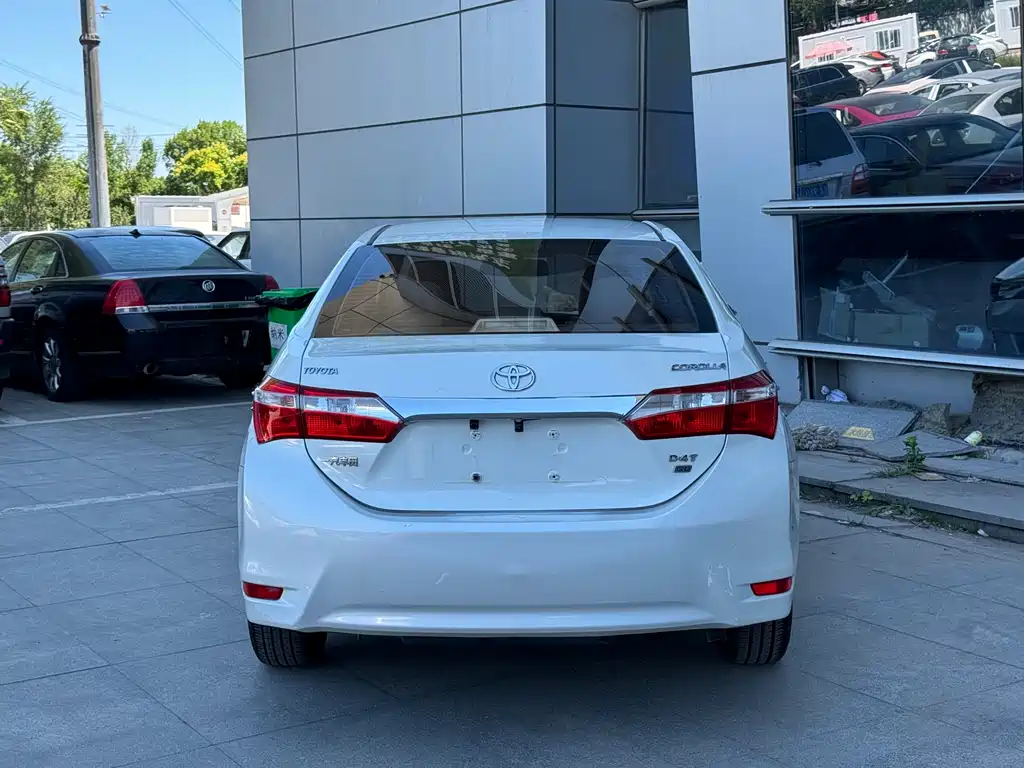 Toyota Corolla 2017 — фото 14