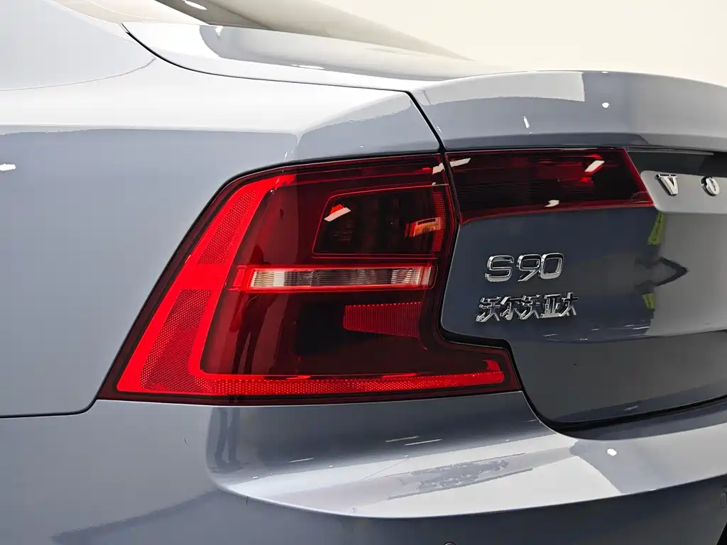 Volvo S90 2019 — фото 12