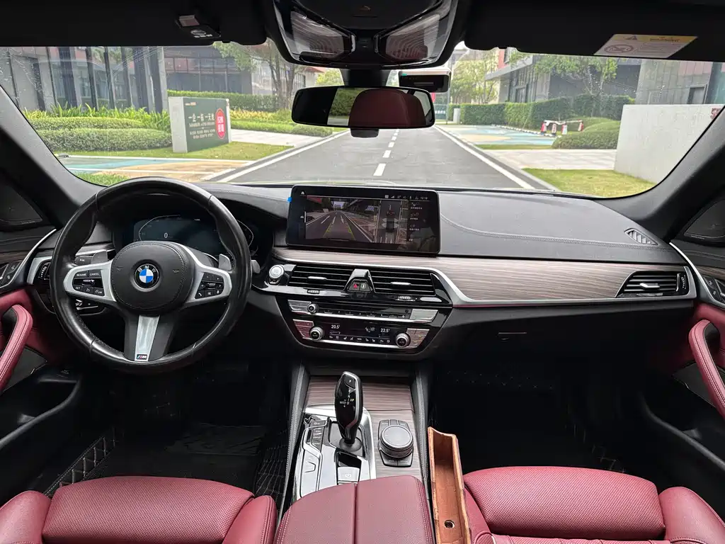 BMW 5 Series 2022 — фото 2