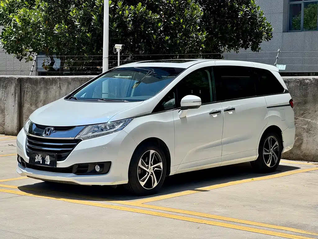 Honda Odyssey 2018 — фото 1