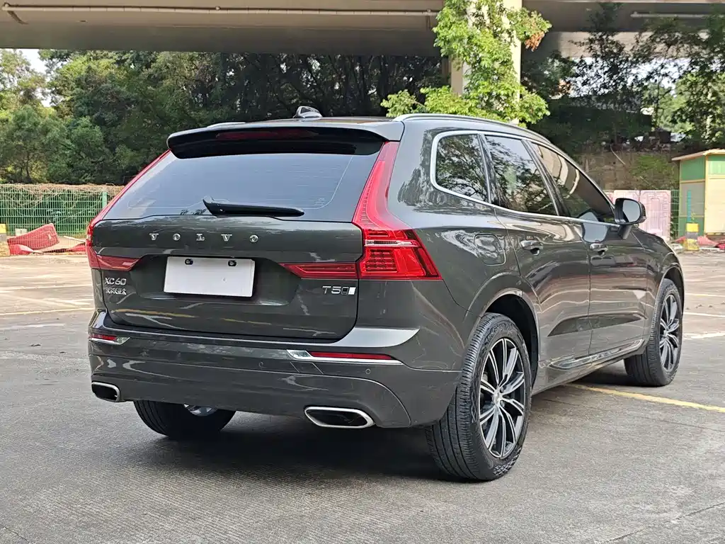 Volvo XC60 2021 — фото 13