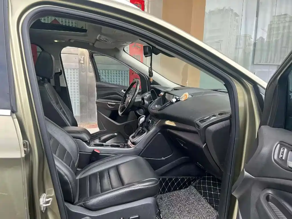 Ford Kuga 2015