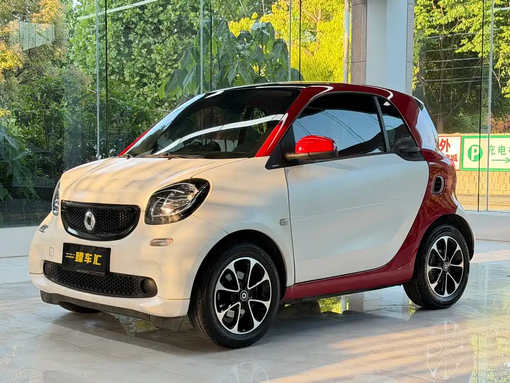 smart Fortwo 2017 — фото 1