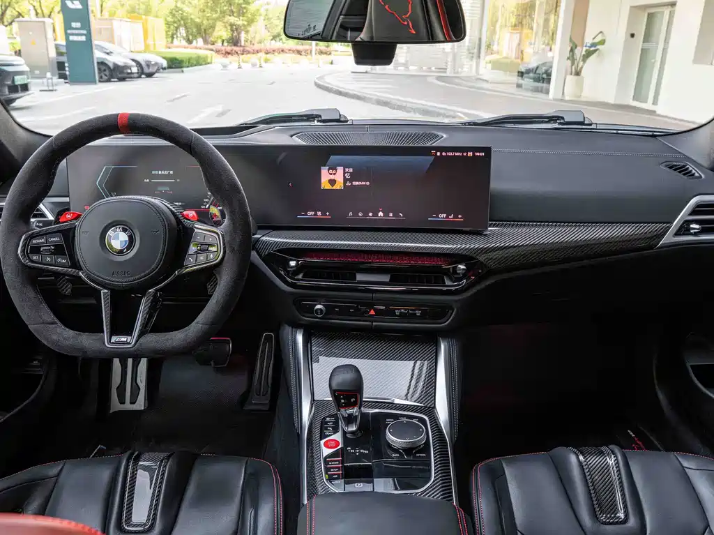 BMW M4 2025 — фото 15