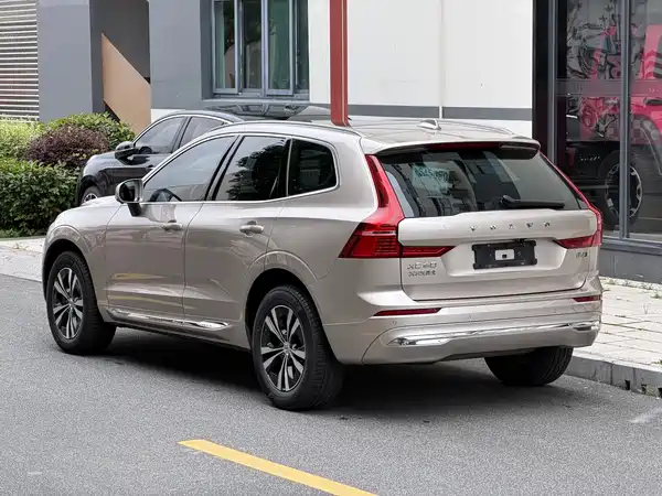 Volvo XC60 2022