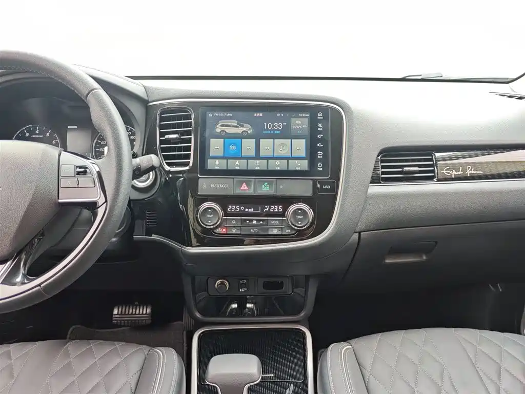 Mitsubishi Outlander 2022 — фото 16
