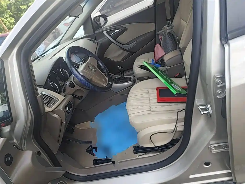 Buick Excelle 2015 — фото 15