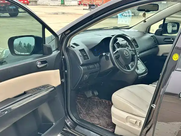 Mazda 8 2016