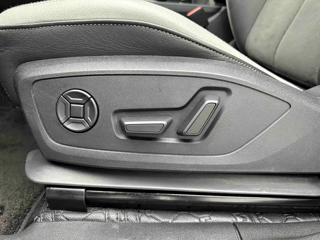 Audi Q3 2022 — фото 11