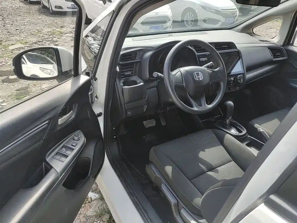 Honda Fit 2018 — фото 16