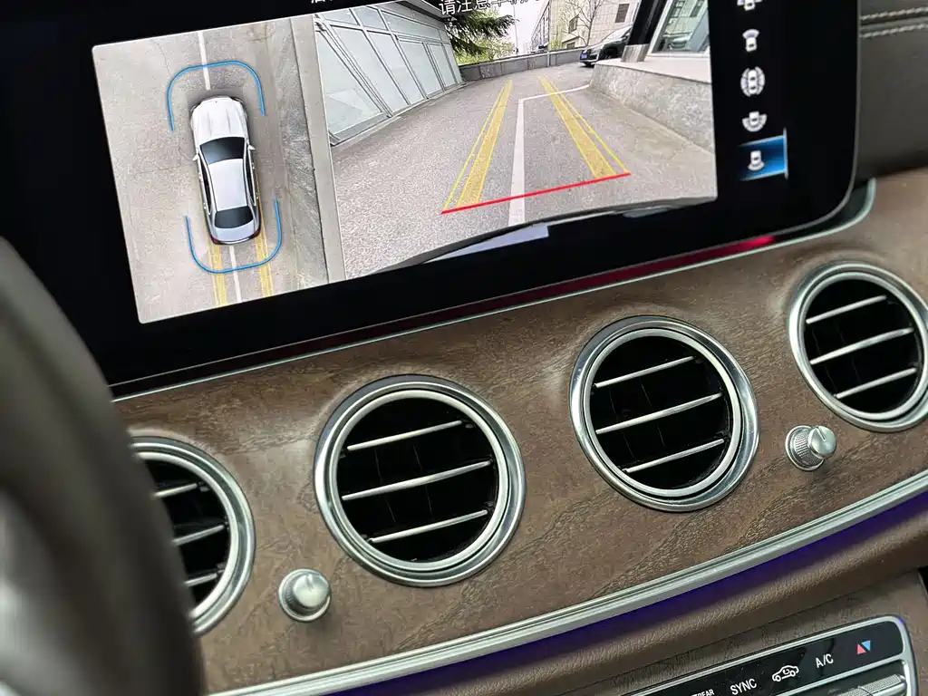 Mercedes-Benz E-Class 2022 — фото 17