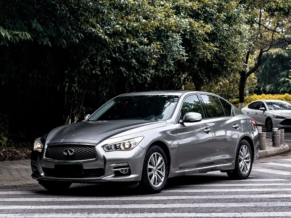 Infiniti Q50L 2015
