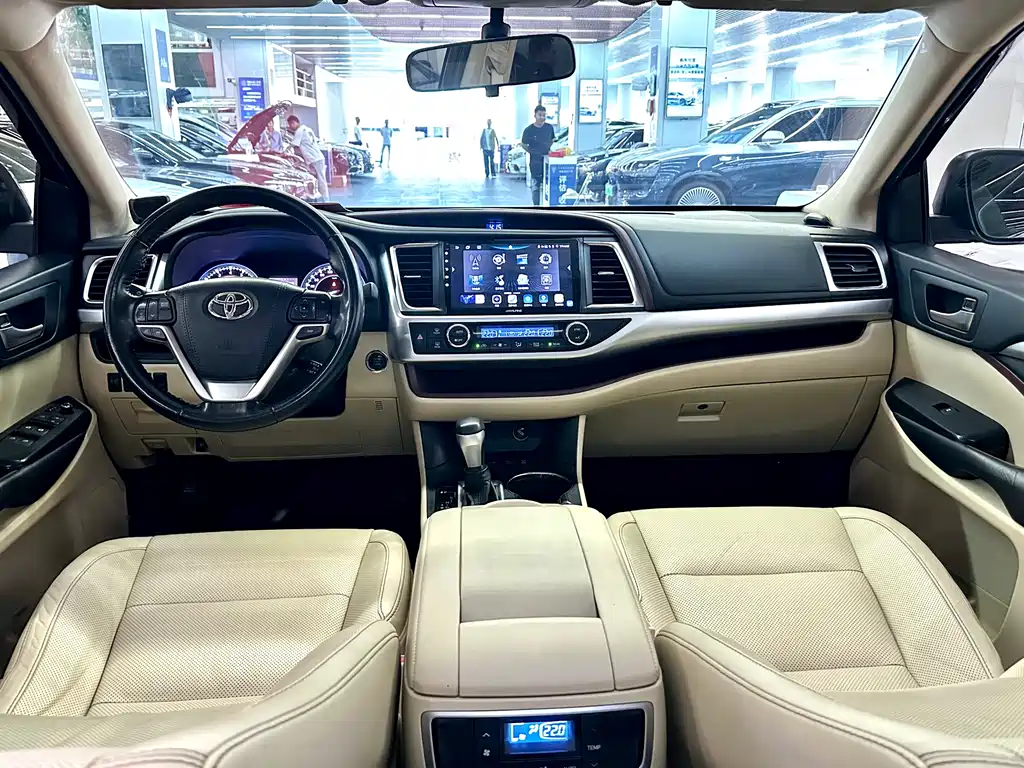 Toyota Highlander 2016 — фото 16