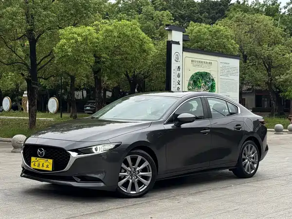 Mazda 3 Axela 2023