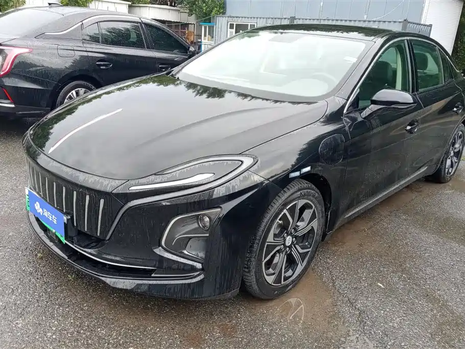Hongqi E-QM5 2023