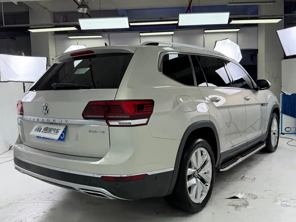 Volkswagen Teramont 2017 — фото 30