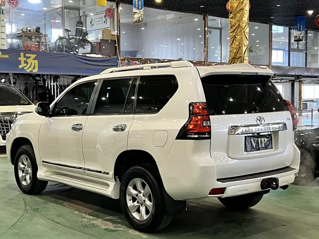 Toyota Prado 2013 — фото 6