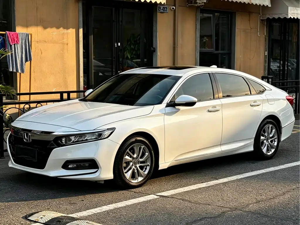 Honda Accord 2020 — фото 1
