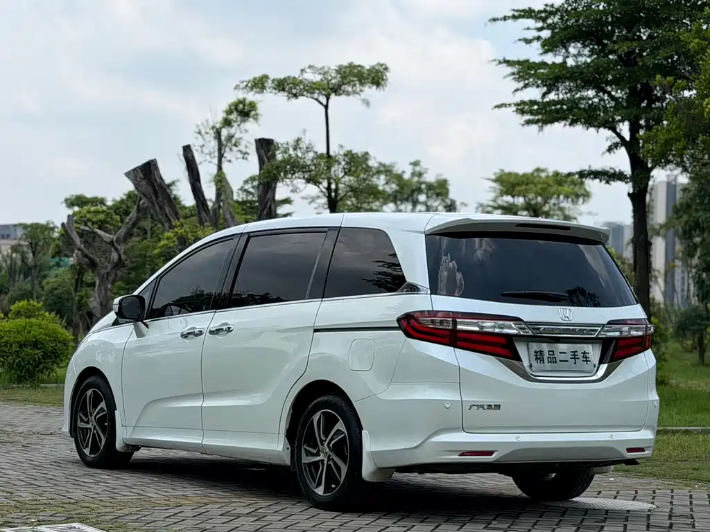 Honda Odyssey 2016 — фото 26