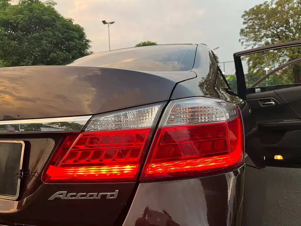 Honda Accord 2014 — фото 19