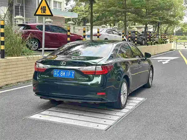 Lexus ES 2017