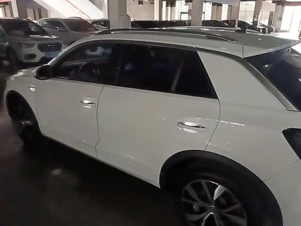 Volkswagen T-Roc 2023