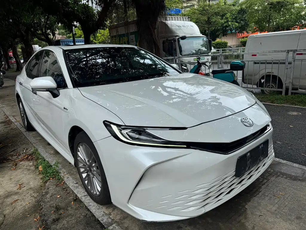 Toyota Camry 2024 — фото 11