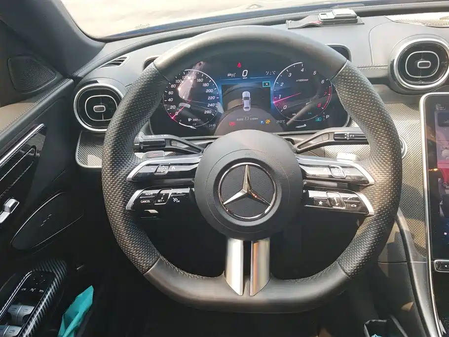 Mercedes-Benz C-Class 2023 — фото 15