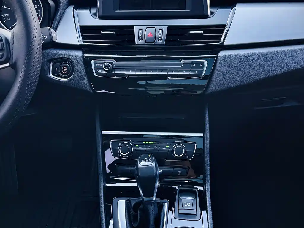 BMW 2 Series Active Tourer 2018 — фото 9