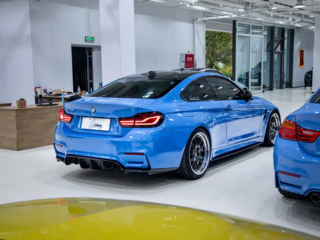 BMW M4 2019 — фото 4