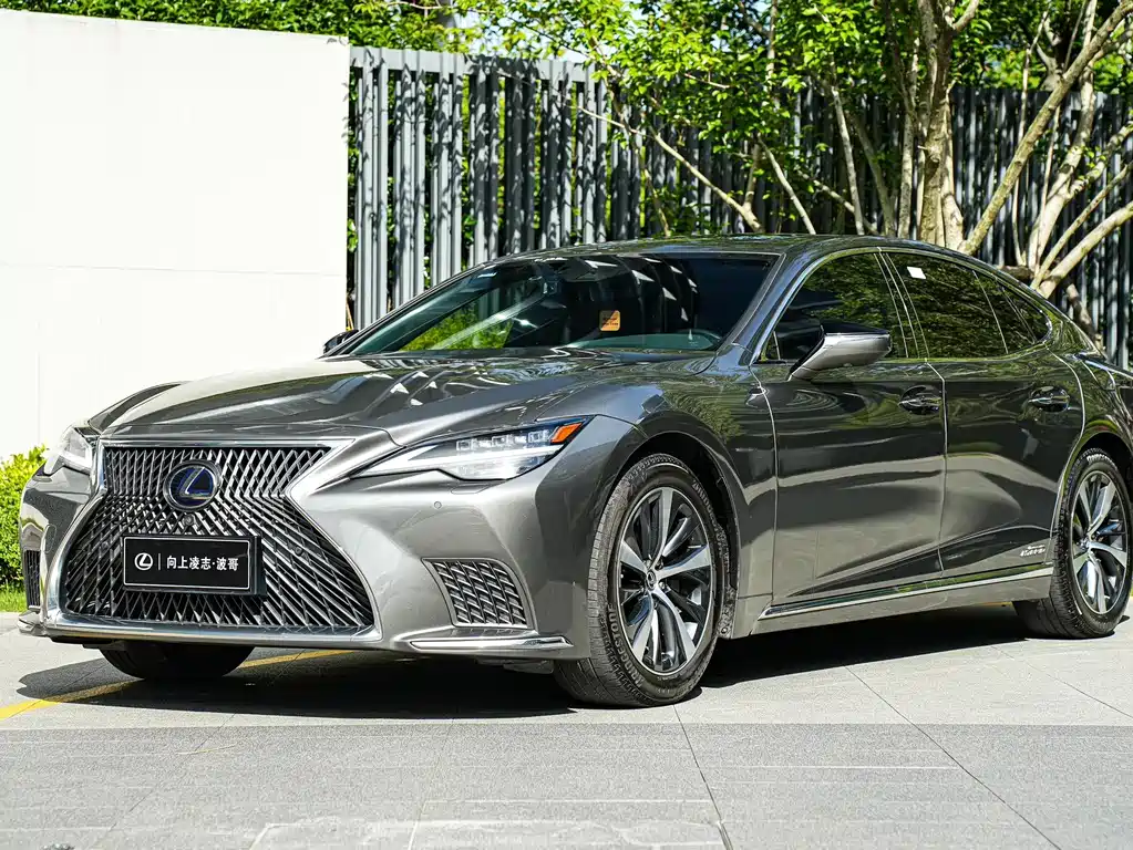 Lexus LS 2021 — фото 1