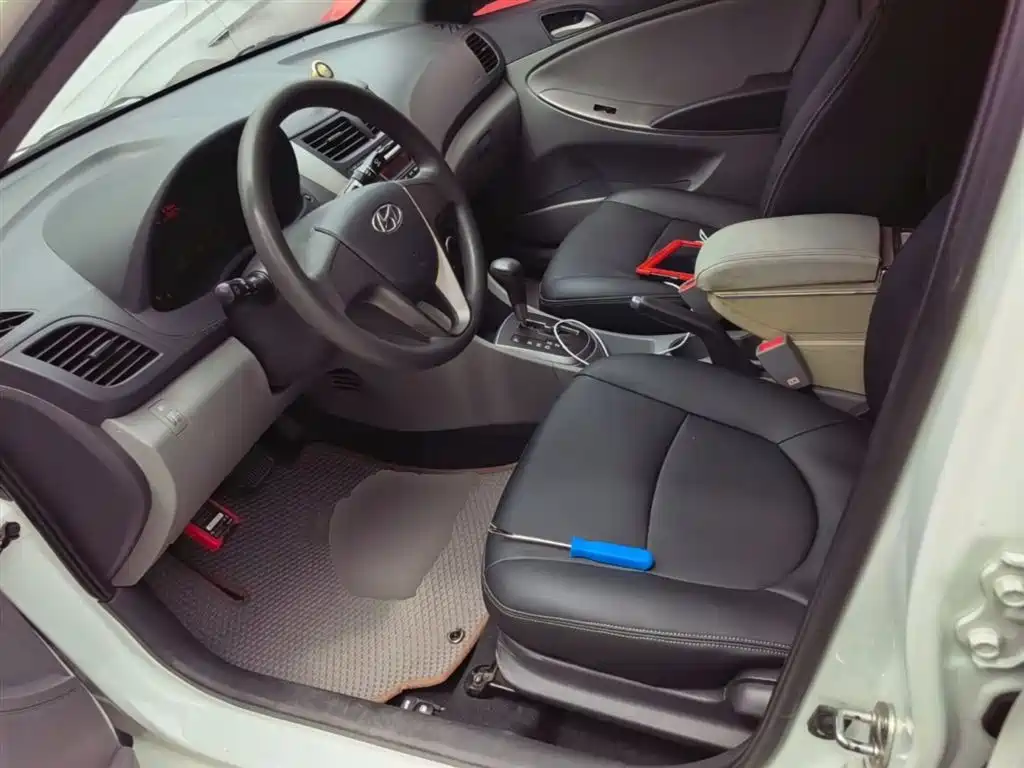 Hyundai Verna 2017 — фото 15