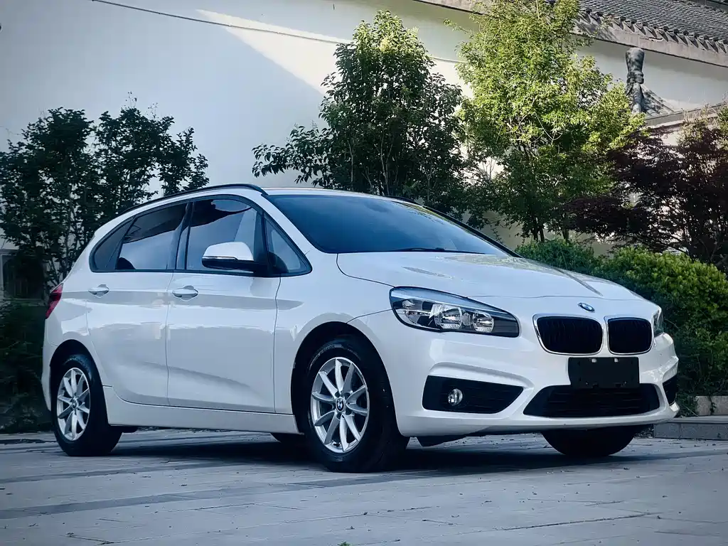 BMW 2 Series Active Tourer 2018 — фото 3