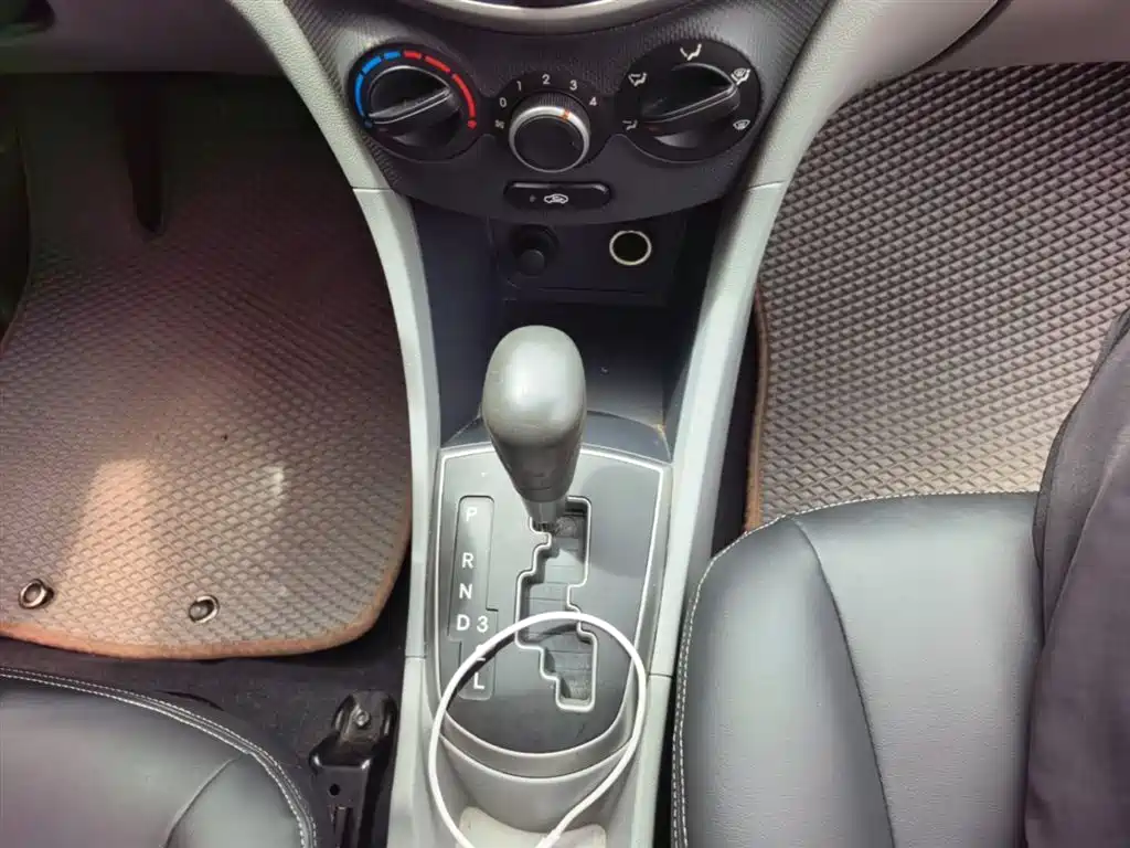Hyundai Verna 2017 — фото 14