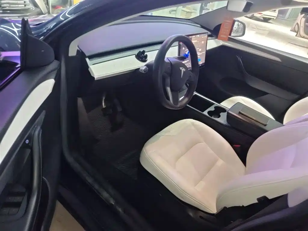 Tesla Model Y 2023 — фото 12