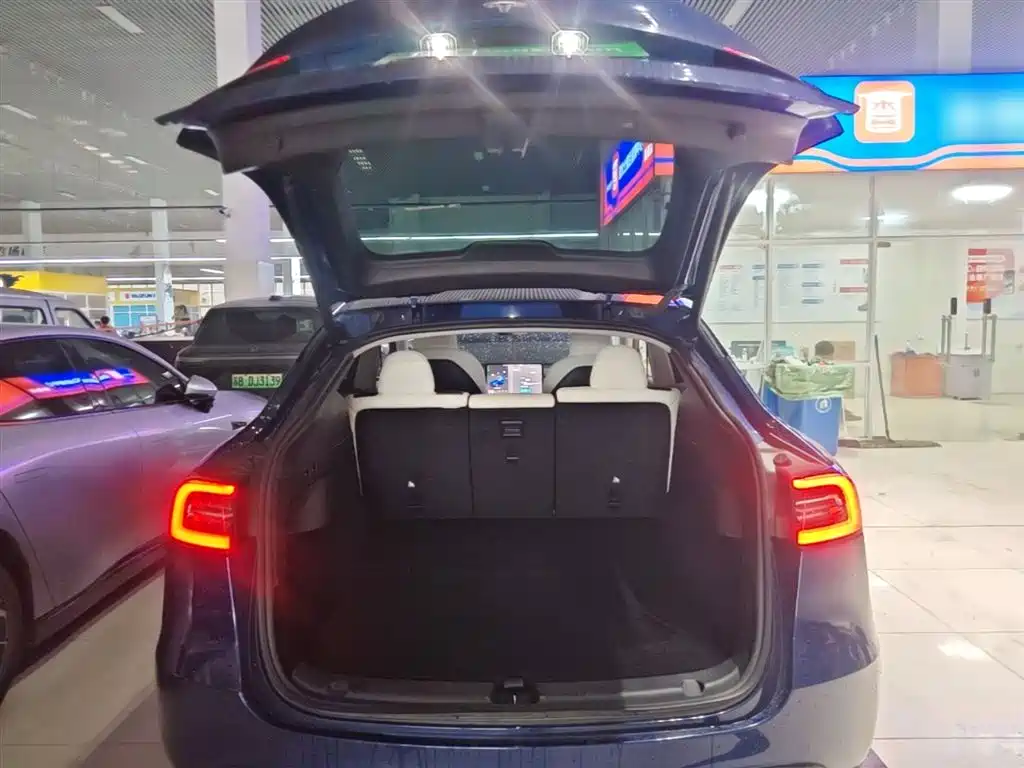 Tesla Model Y 2023 — фото 15