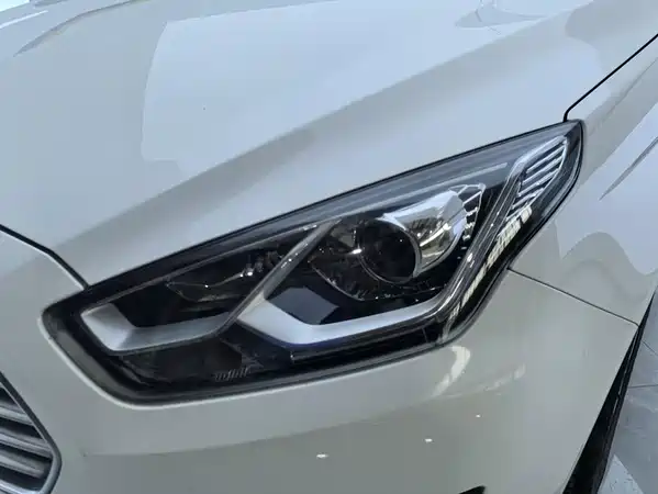 Ford Escort 2015