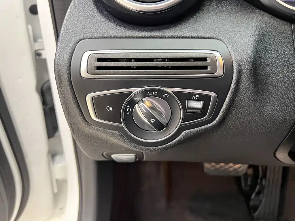 Mercedes-Benz C-Class 2022 — фото 24