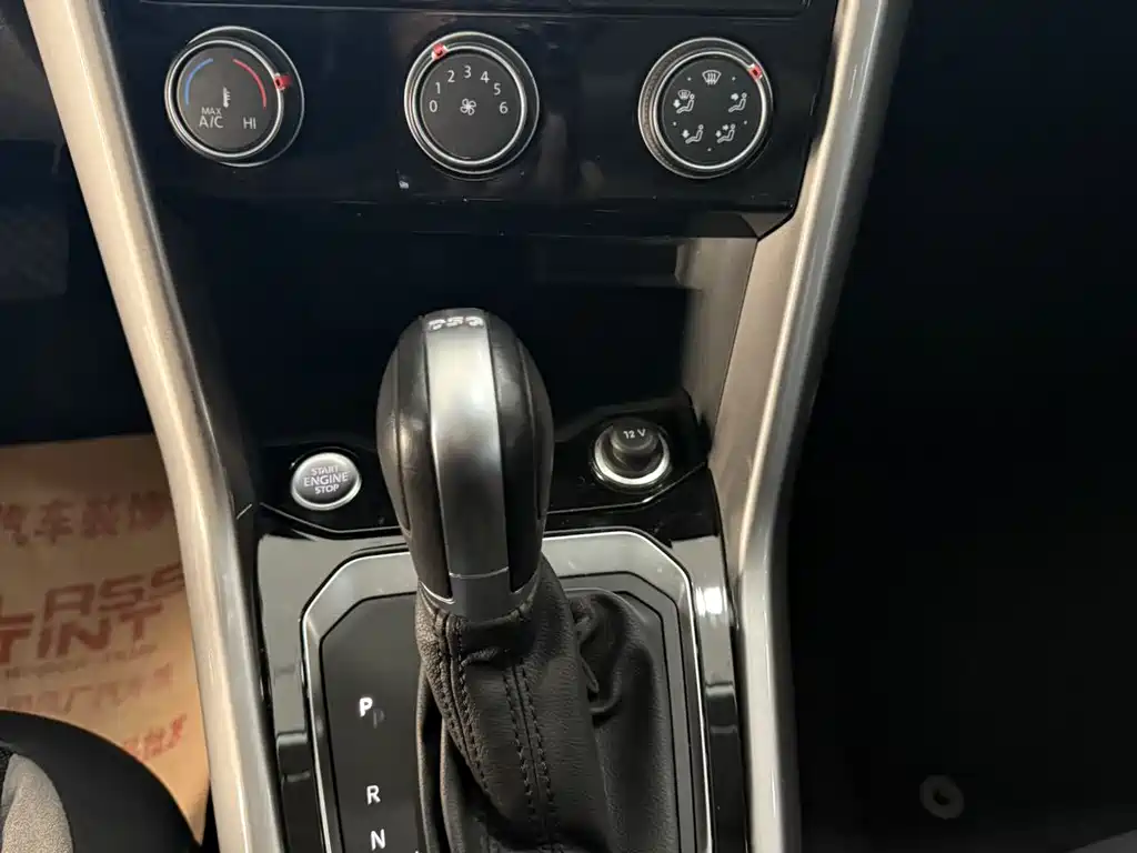 Volkswagen T-Roc 2023 — фото 17