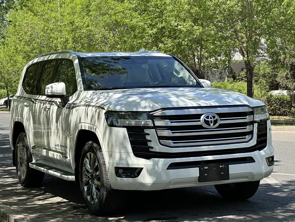 Toyota Land Cruiser 2023 — фото 2