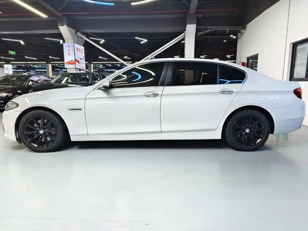 BMW 5 Series 2014 — фото 15