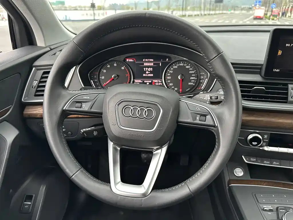 Audi Q5L 2021 — фото 19