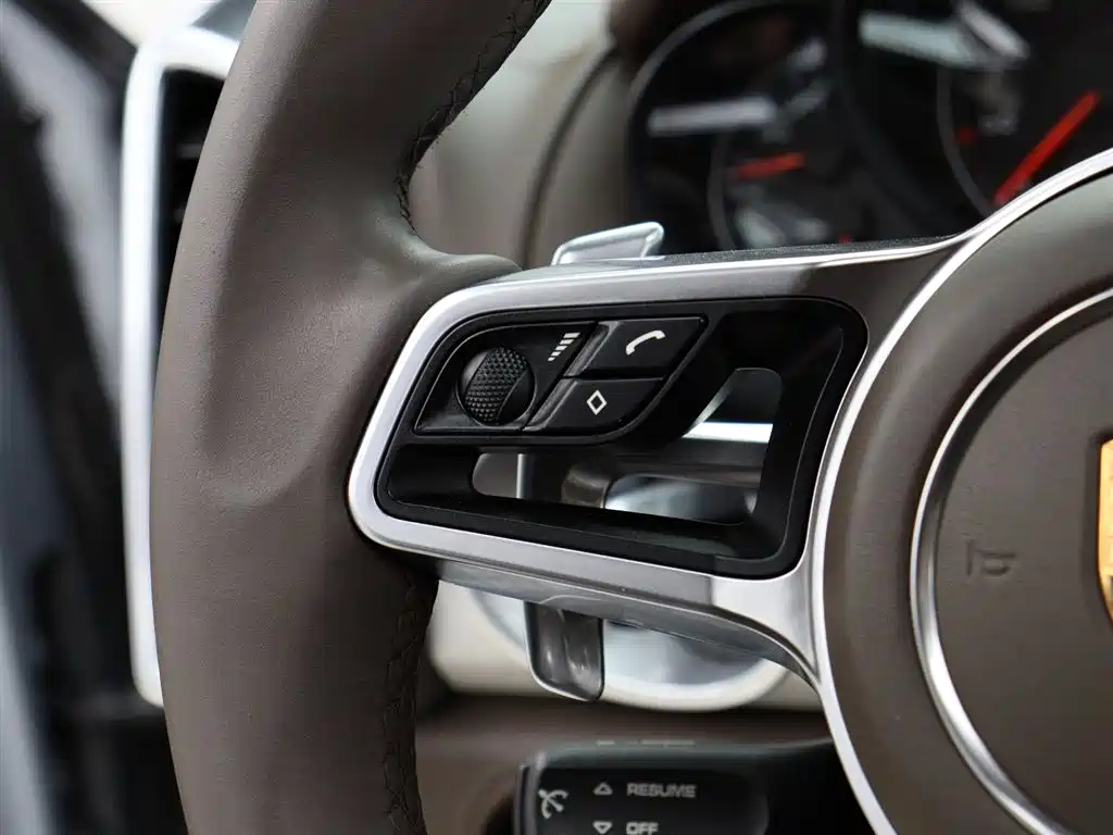 Porsche Cayenne 2015 — фото 19