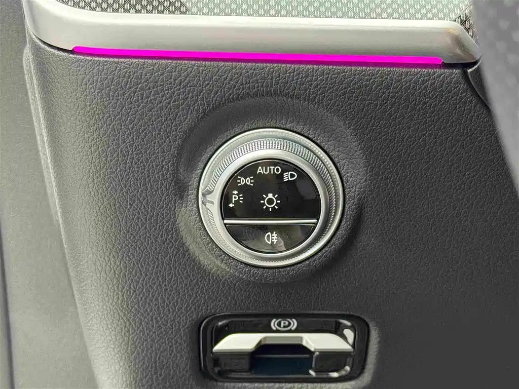 Mercedes-Benz C-Class 2024 — фото 19
