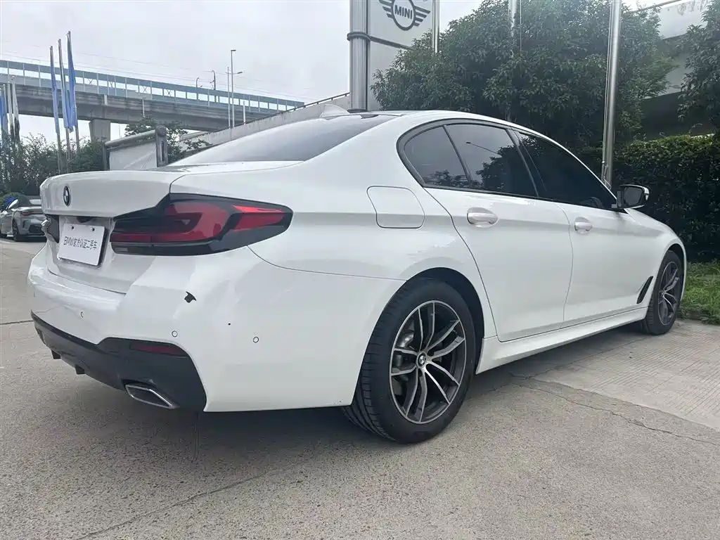 BMW 5 Series 2023