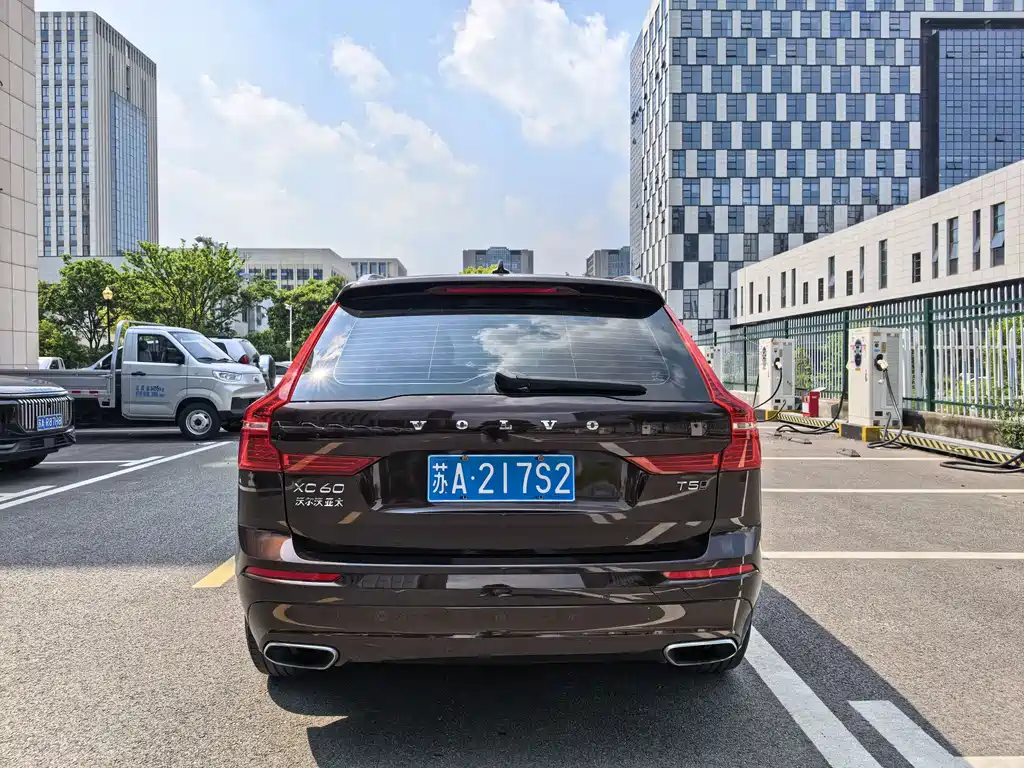 Volvo XC60 2018 — фото 4